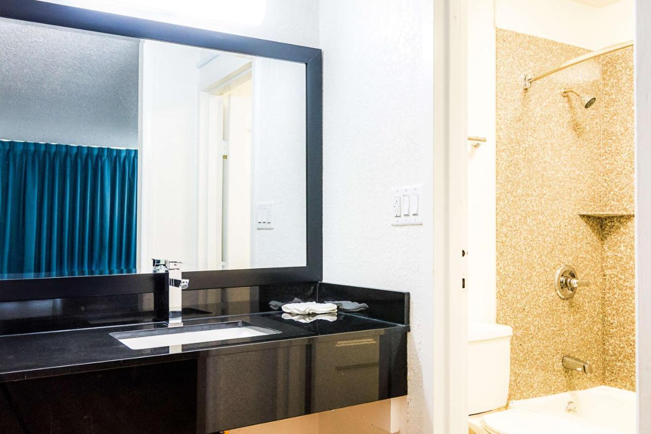 Econo Lodge Asheboro Εξωτερικό φωτογραφία