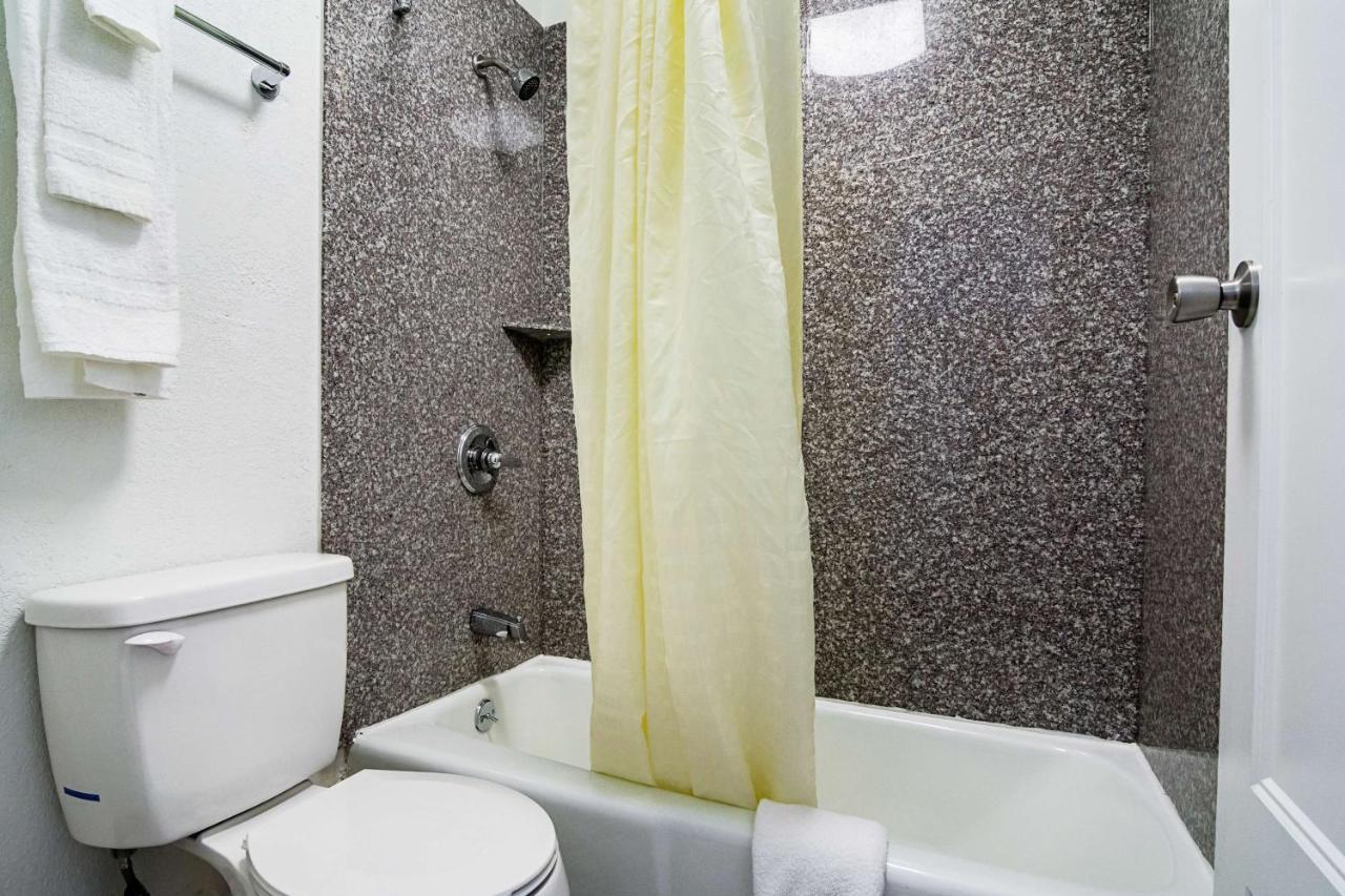 Econo Lodge Asheboro Εξωτερικό φωτογραφία