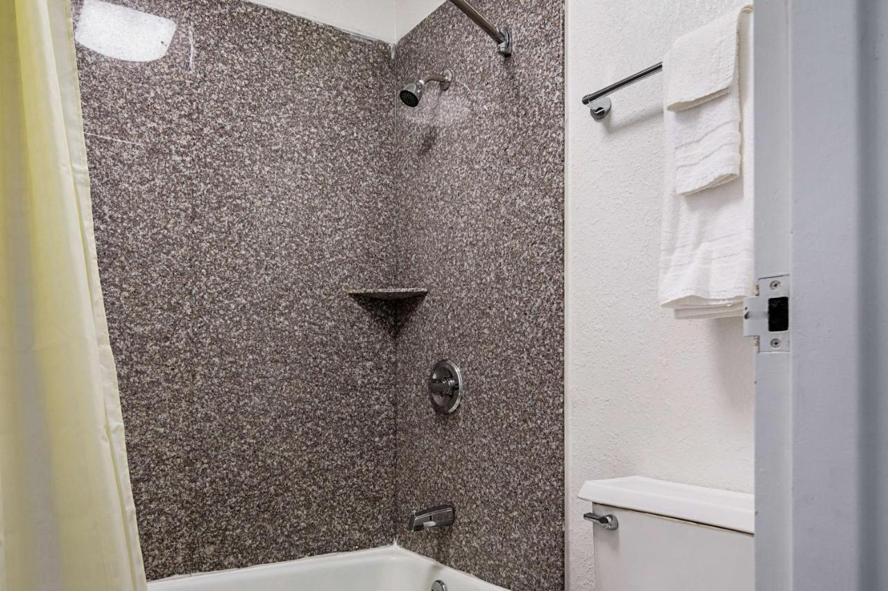 Econo Lodge Asheboro Εξωτερικό φωτογραφία